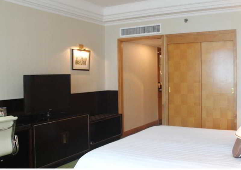 Renaissance Shenzhen Luohu Hotel Ngoại thất bức ảnh